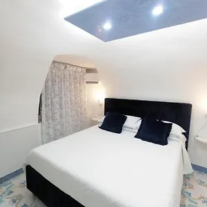 domus-myosotis.hotels-amalfi.com/
